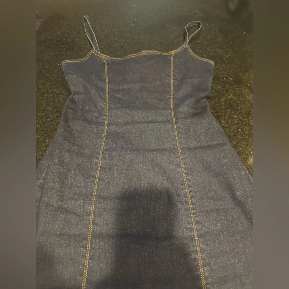 PrettyLittleThing Blue Denim Midi Dress - Picture 9 of 12